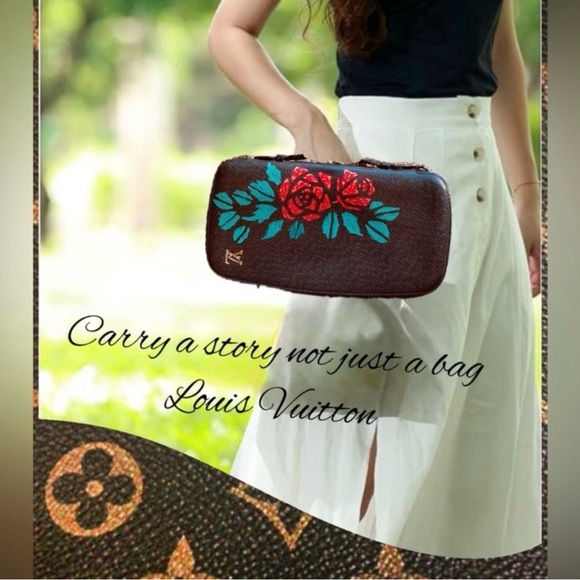 Louis Vuitton Atoll Organizer Wallet From the
2005 Collection
Taiga Leather - Picture 3 of 15